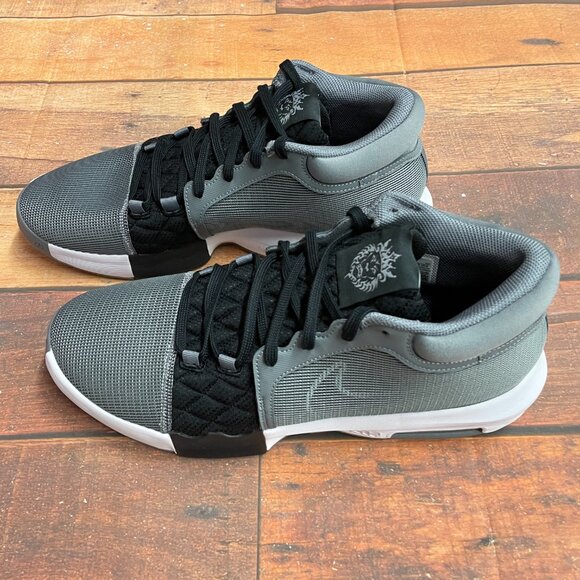 Nike Men\'s Lebron Witness VIII Gray/Black Basketball Shoes main image 4